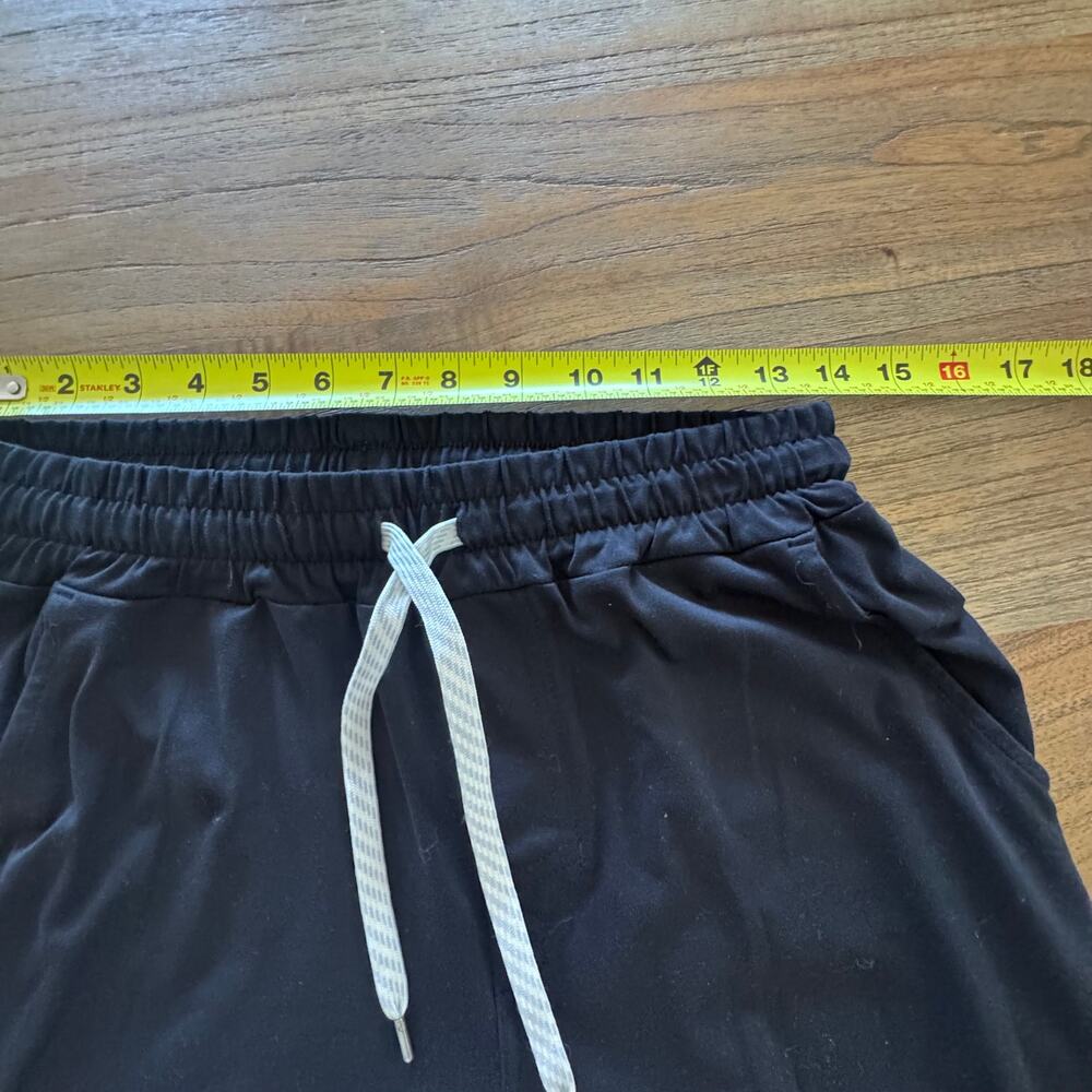 Vuori Men's Lounge Joggers - Size M - Picture 8 of 8